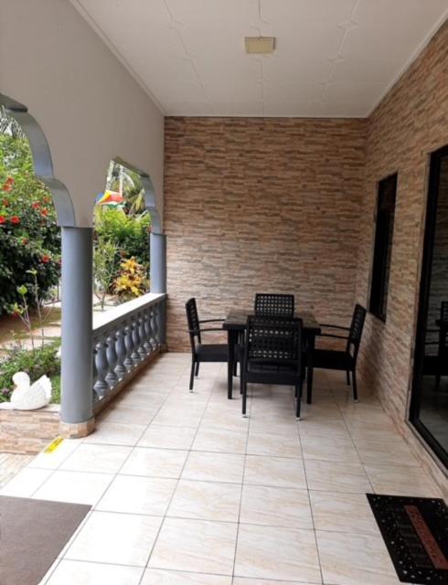 Отель La Source Self Catering Ла-Диг Экстерьер фото